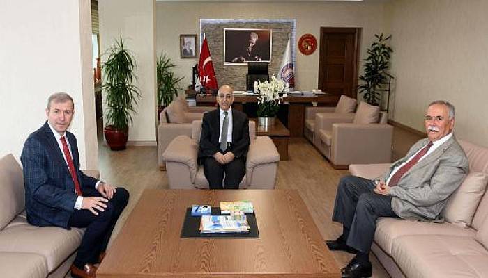 Başkan Gökhan, Rektör Murat’ı Ziyaret Etti
