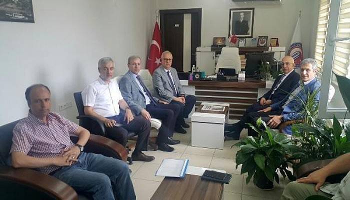Rektör Murat, Eğitim Fakültesi Dekanı Genç'i Ziyaret Etti