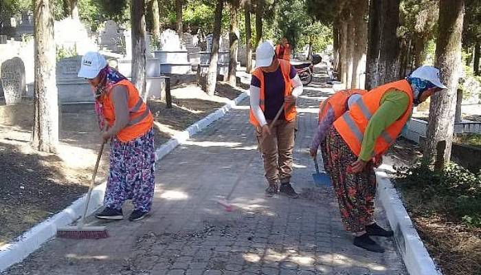 Çan Belediyesi, Cami ve Mezarlıklarda Temizlik Çalışması Yaptı