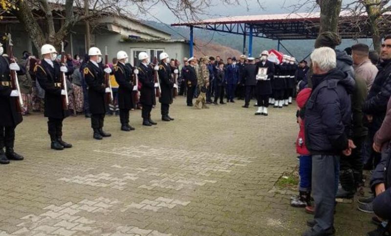 İzindeyken Kazada Ölen Uzman Er İçin Bayramiç'te Askeri Tören