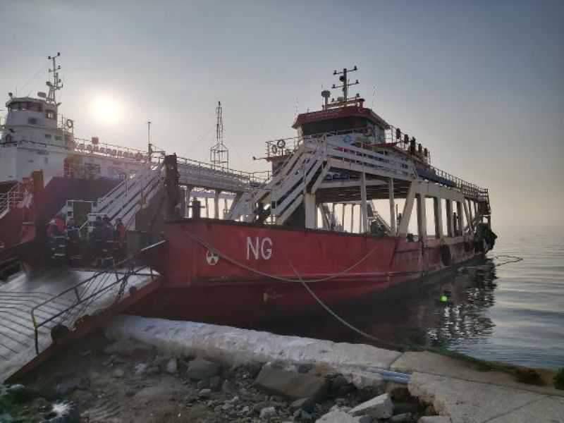 Çanakkale Boğazı'nda Balıkçı Teknesi, Feribota Çarptı