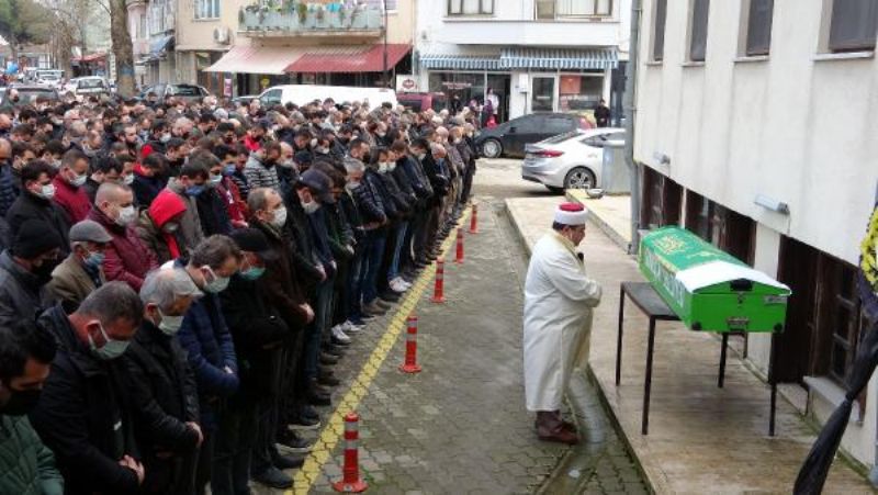 Akaryakıt İstasyonundan Çıkan TIR'a Otomobil Çarptı: 5 Ölü