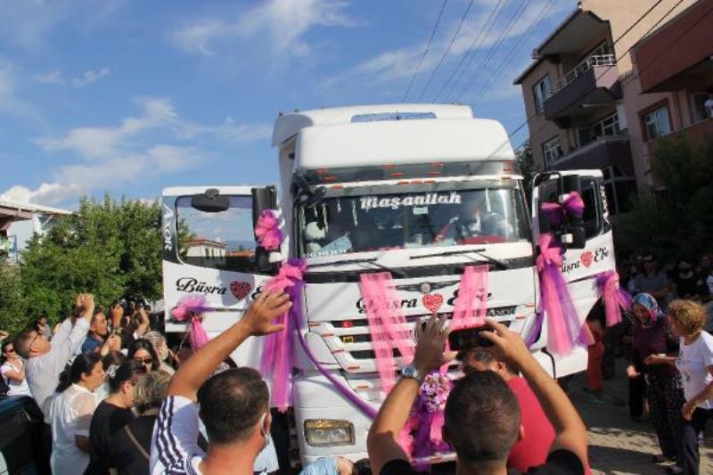 Damat Gelini Almaya Süslediği TIR'ı İle Gitti 