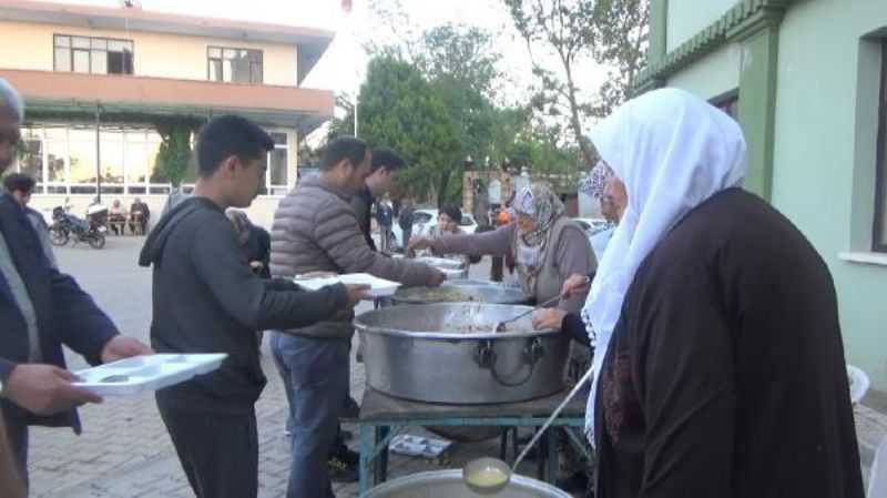 Asırlık Ramazan Nöbeti; Her Gün Bir Aile İftar Veriyor