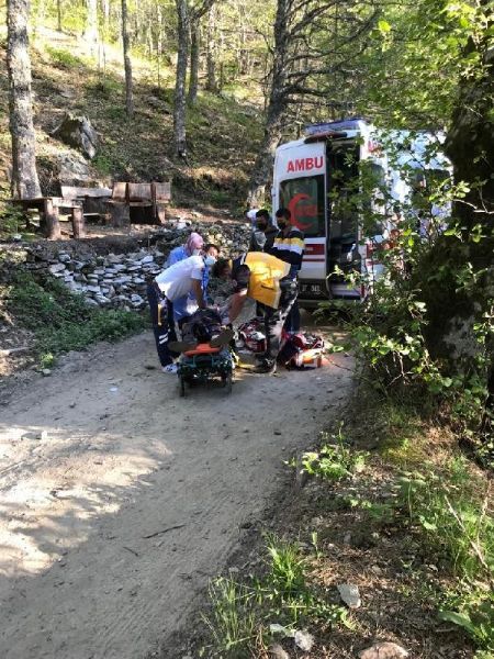 Kazdağları'nda Freni Boşalan Hafif Ticari Araç Şarampole Yuvarlandı: 1 Ölü, 3 Yaralı