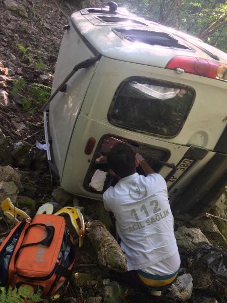 Kazdağları'nda Freni Boşalan Hafif Ticari Araç Şarampole Yuvarlandı: 1 Ölü, 3 Yaralı