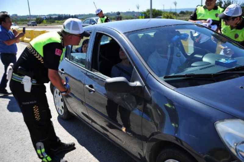 Çanakkale'de Hatalı Sürücüye Kırmızı Düdük Uygulaması