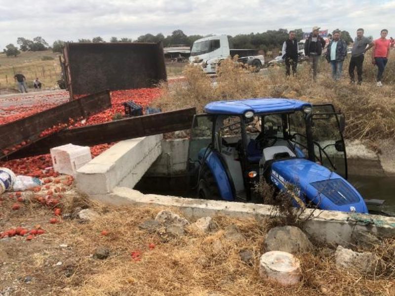 TIR'ın Çarptığı Traktör Su Kanalına Uçtu: 2’si Ağır 5 Yaralı