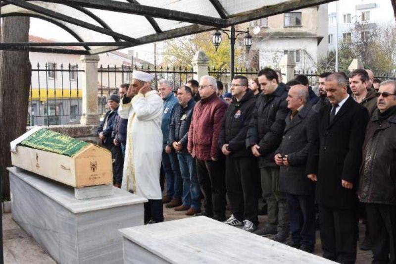 Tren Kazasında Ölen Arif Kahan Ertik, Gelibolu'da Toprağa Verildi