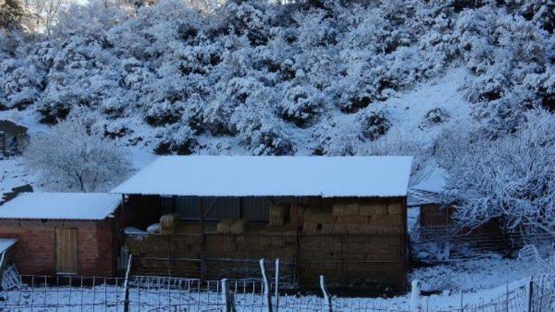 Çanakkale’ye Yılın İlk Karı Yağdı, Vatandaşlar Keyfini Çıkarttı