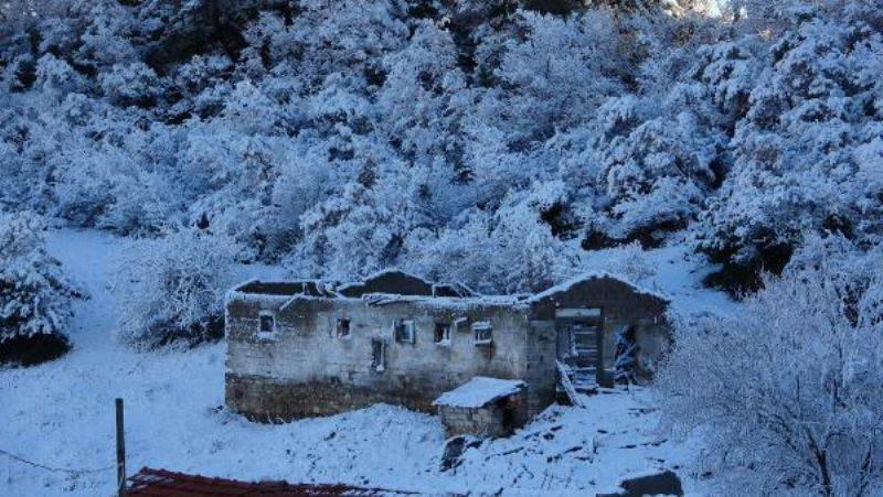 Çanakkale’ye Yılın İlk Karı Yağdı, Vatandaşlar Keyfini Çıkarttı