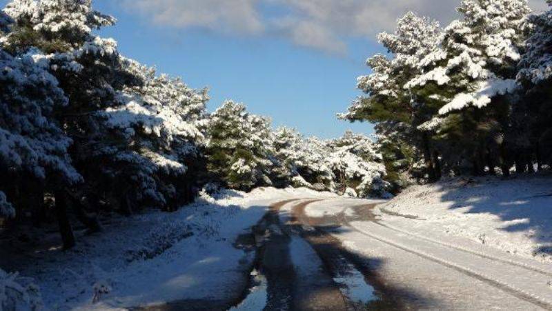 Çanakkale’ye Yılın İlk Karı Yağdı, Vatandaşlar Keyfini Çıkarttı