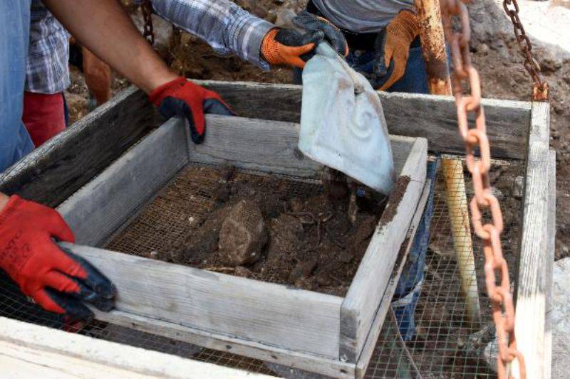 Bronz Sikkeler Parion’un Tarihine Işık Tutuyor