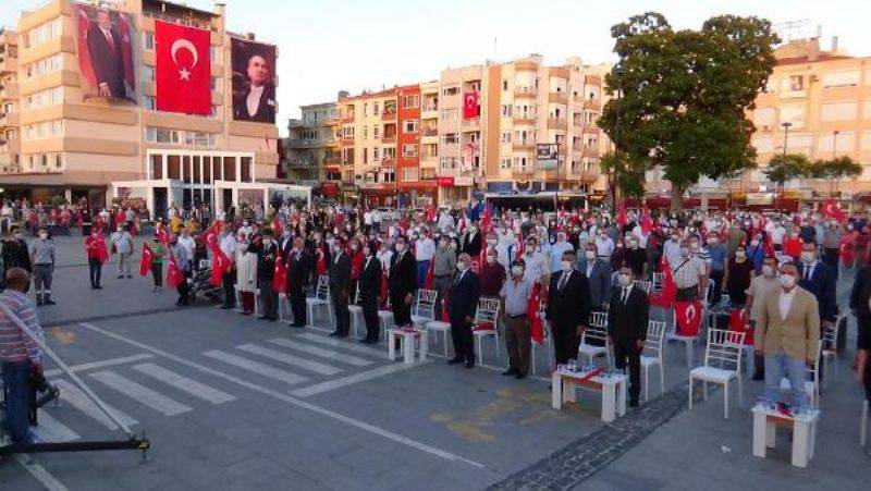 Çanakkale'de Demokrasi Meydanı'nda 15 Temmuz Anma Töreni