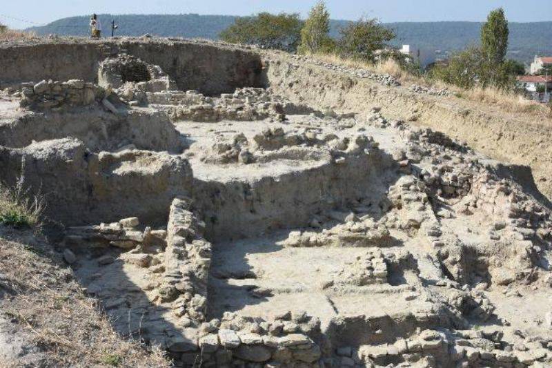 Kemik Sapı Kalıntılı 4 Bin Yıllık Ağırşak Bulundu