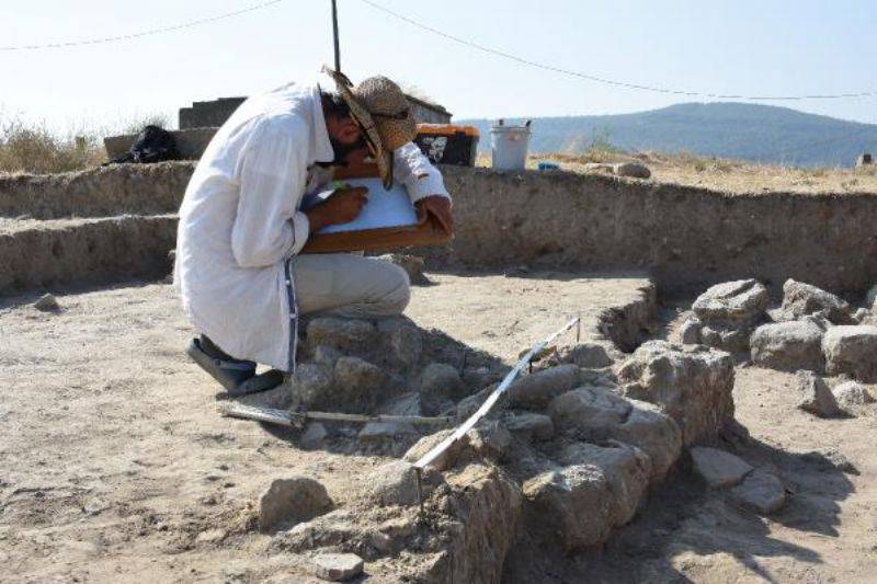 Kemik Sapı Kalıntılı 4 Bin Yıllık Ağırşak Bulundu