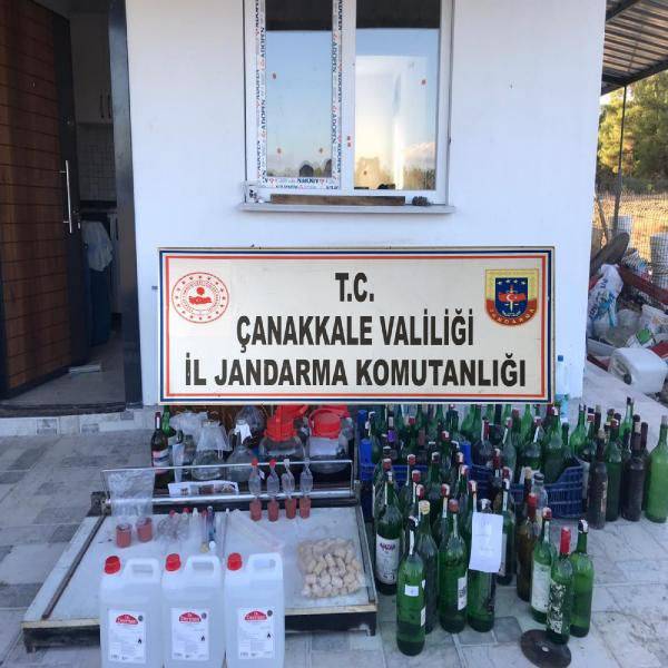 Ezine’de 438 Litre Kaçak Şarap Ele Geçirildi