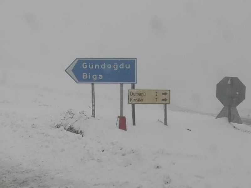 Dumanlı Dağı'na Mevsimin İlk Karı Yağdı