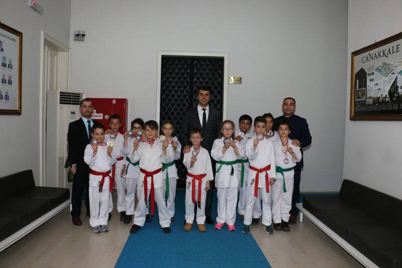 Karatecilerden 15 Madalya Birden