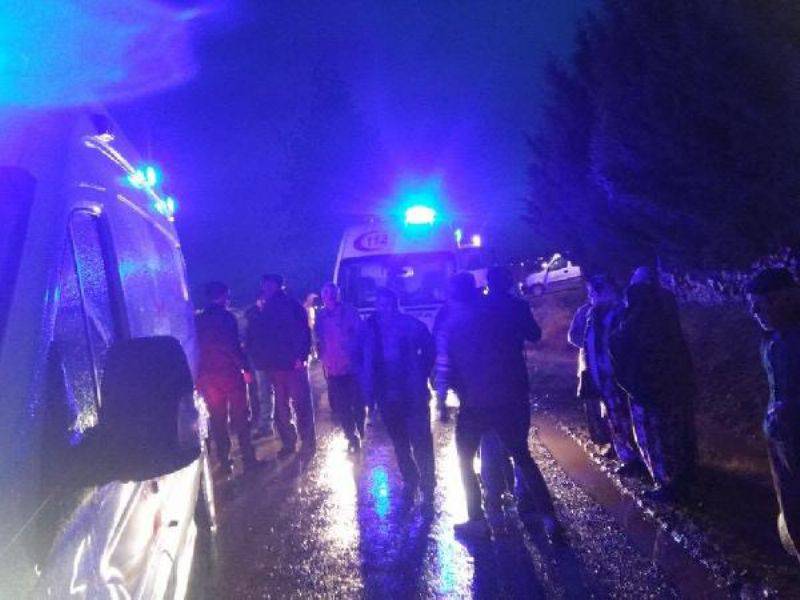 Gelibolu’da Öğrenci Servisi ile Kamyon Çarpıştı: 13'ü Öğrenci, 15 Yaralı