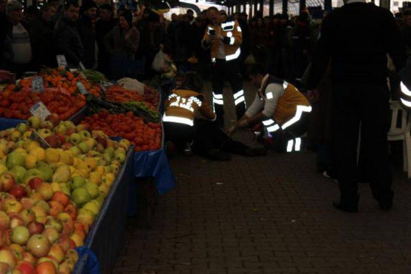 Pazarda Alışveriş Yapan Kadın Başından Vuruldu