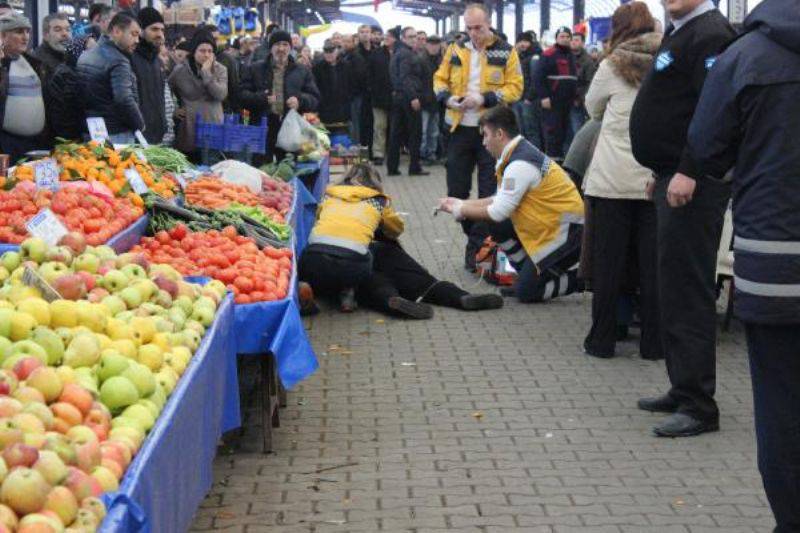 Pazarda Alışveriş Yapan Kadın Başından Vuruldu