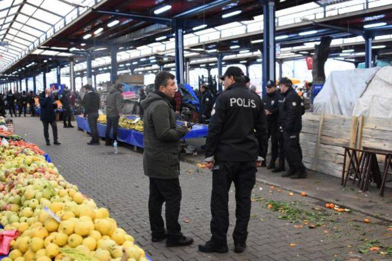 Pazarda Alışveriş Yapan Kadın Başından Vuruldu