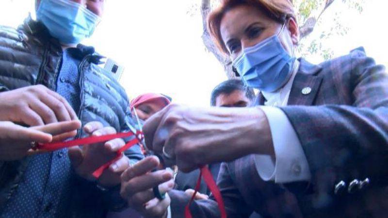 Yüzüklerini Meral Akşener Taktı 