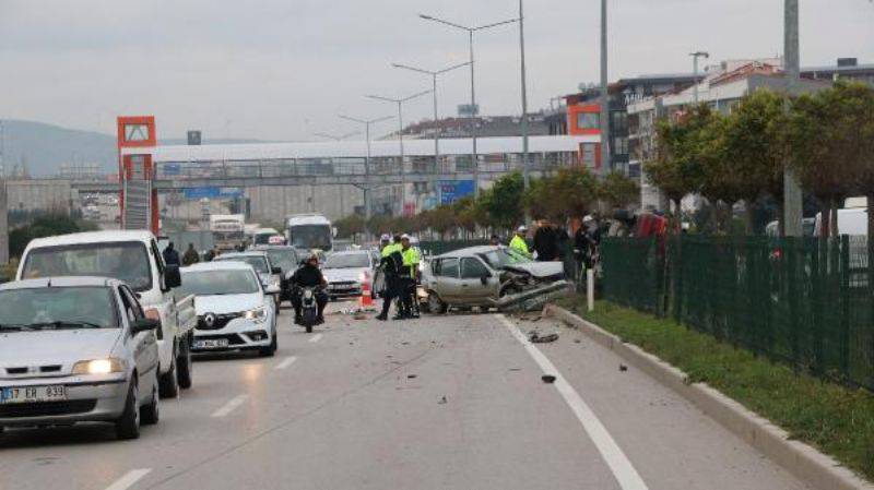 Çanakkale'de Zincirleme Kaza: 3 Yaralı