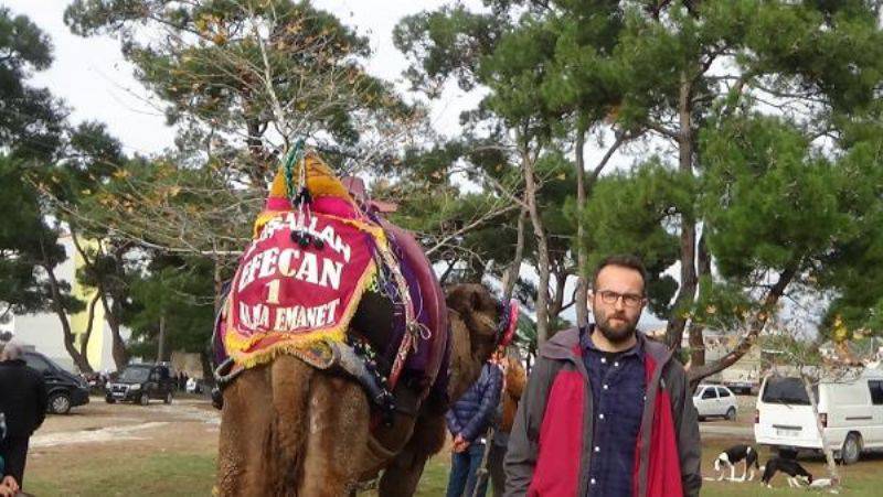 Güreşçi Develeri Yetiştiren Anne-Kız Belgesel Oldu