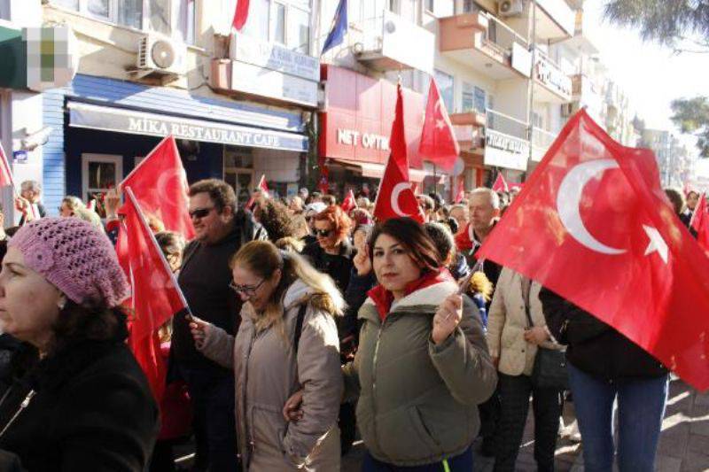 Çanakkale'de Şehitler İçin Bayrak Yürüyüşü