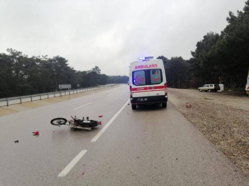Ayvacık'ta Kamyona Çarpan Motosikletli Genç Öldü