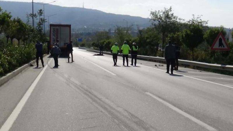 TIR’ın Çarptığı Yaya Öldü, Gözlüğü ve Ayakkabısı Yola Savruldu