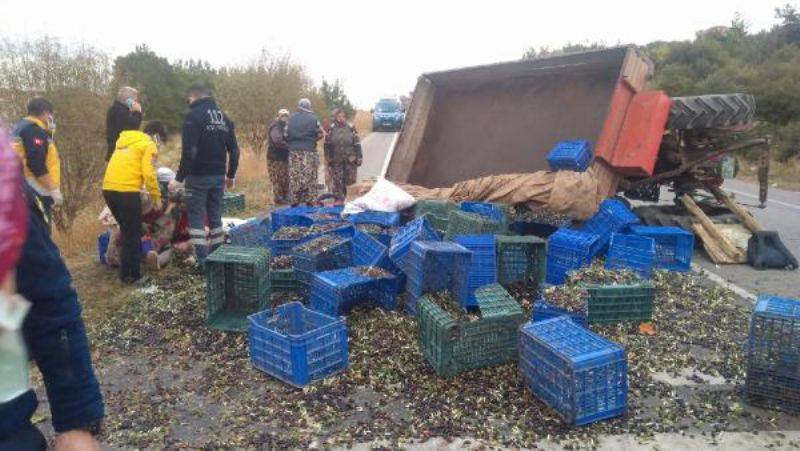 Zeytin İşçilerinin Traktörü Devrildi: 5 Yaralı