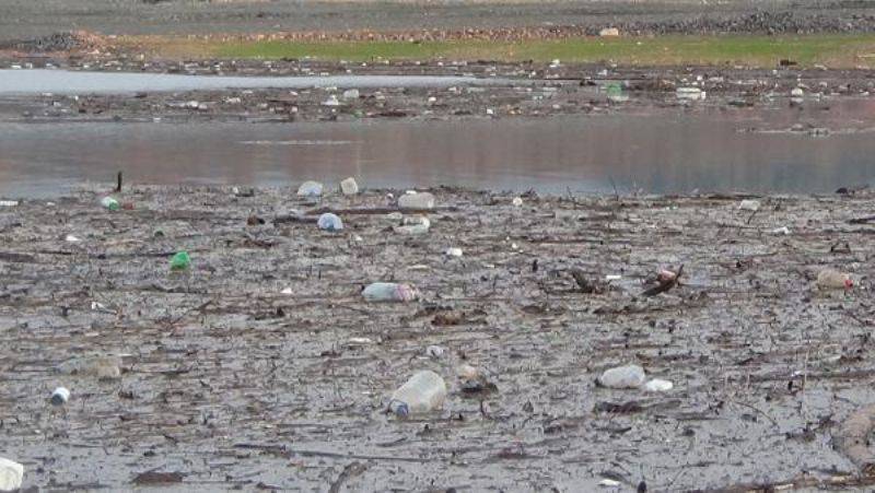Bayramiç Barajı'nı Zehirli Zirai İlaç Atıkları Tehdit Ediyor