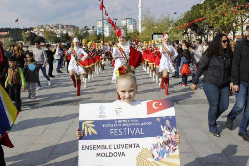 Uluslararası Troya Çocuk Halk Dansları Festivali bBaşladı