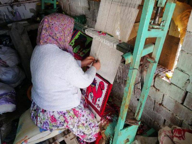 Yörük Kadınları, 5 Asırdır El Dokuması Halı Üretiyor