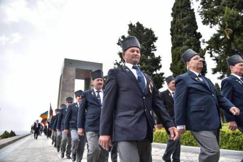 Çanakkale Kara Savaşları'nın 104'üncü Yıl Dönümünde Gurur ve Hüzün Bir Arada