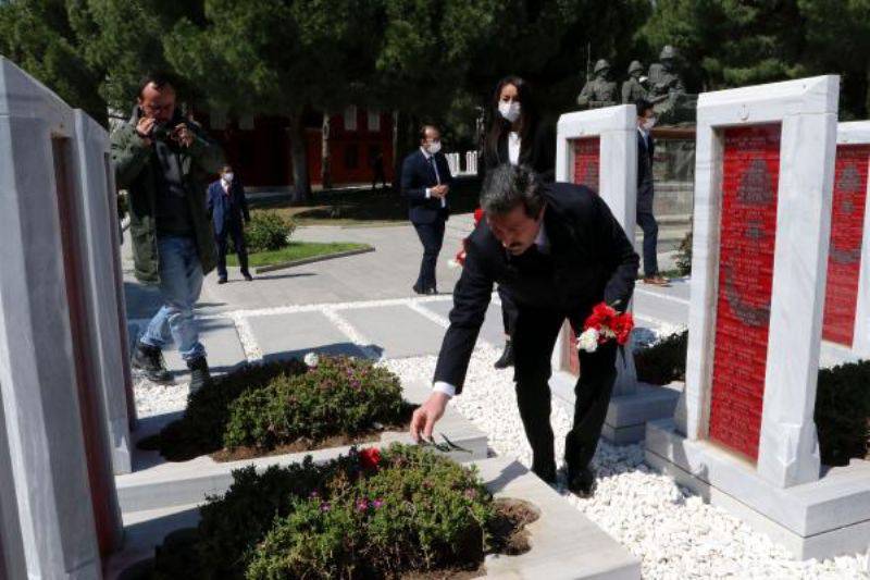 Çanakkale Kara Savaşları'nın 105'inci Yılında Şehitler Anıldı