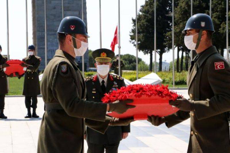 Çanakkale Kara Savaşları'nın 105'inci Yılında Şehitler Anıldı