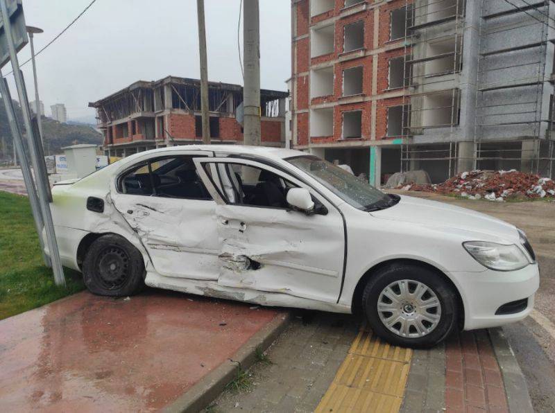 Çanakkale Orman Bölge Müdürü Trafik Kazası Geçirdi: 1 Ölü 6 Yaralı