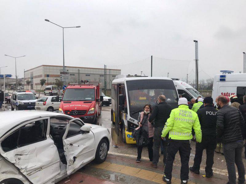 Çanakkale Orman Bölge Müdürü Trafik Kazası Geçirdi: 1 Ölü 6 Yaralı