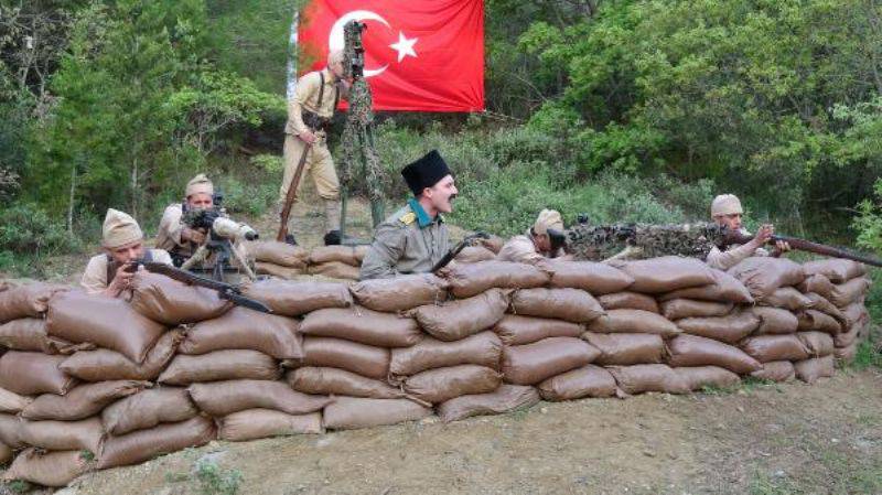 Çanakkale'de 8 Bin Türk, Dedelerinin İzinde Yürüdü