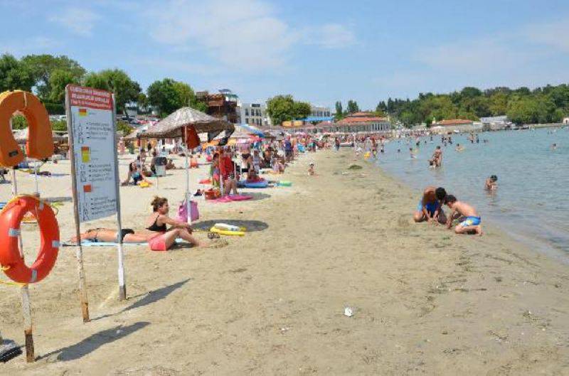 Hamzakoy Halk Plajı Tatilcilerin Gözdesi Oldu 