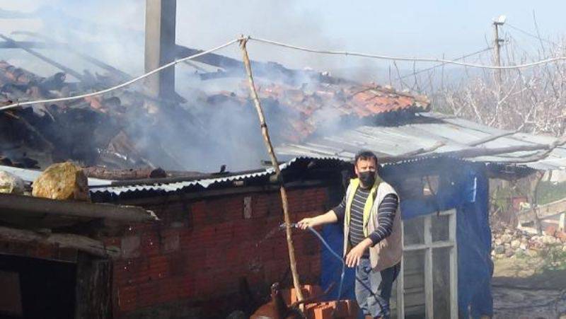 Kayınpederinin Yanan Evine Müdahale Eden İtfaiye Eri, Duvar Çökünce Ölümden Döndü