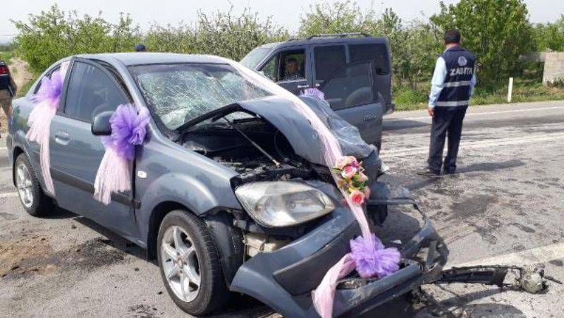 Gelini Almaya Giderken Kaza Yapan Damadın Bacağı Kırıldı