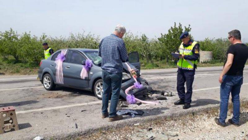 Gelini Almaya Giderken Kaza Yapan Damadın Bacağı Kırıldı