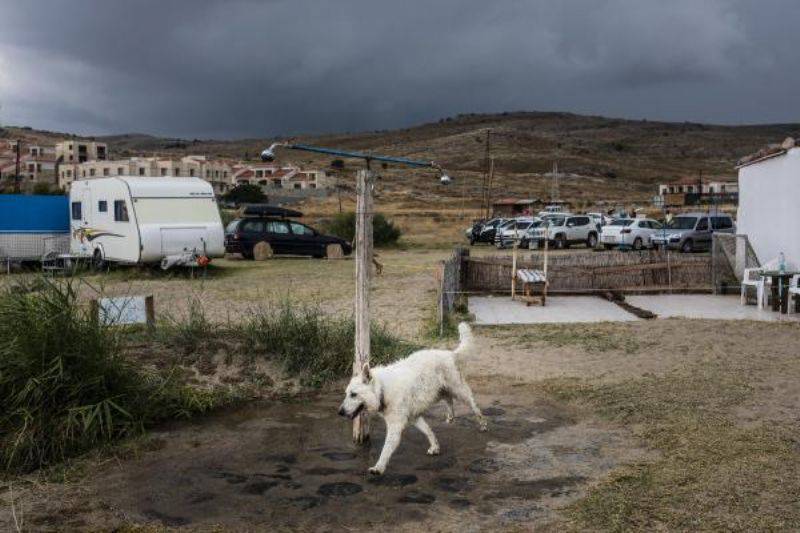 Gökçeada'da Rüzgar ve Yağmur, Tatilcilere Zor Anlar Yaşattı