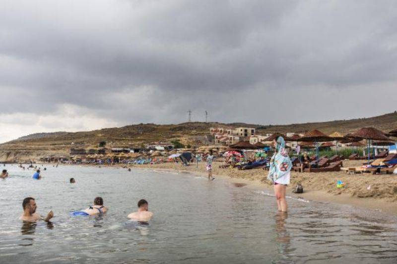Gökçeada'da Rüzgar ve Yağmur, Tatilcilere Zor Anlar Yaşattı