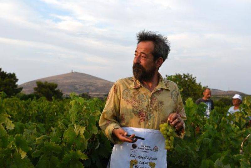 Feridun Düzağaç, Bozcaada'nın Çavuş Üzümünü Tanıttı
